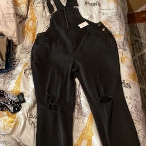 Forever21 distressed overall NWT